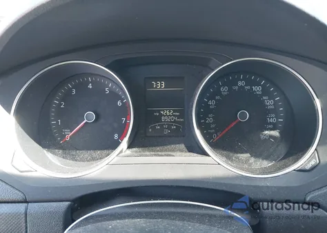 2015 Volkswagen Jetta 2.0L S z USA, uszkodzony, nr VIN 3VW2K7AJ3FM317437